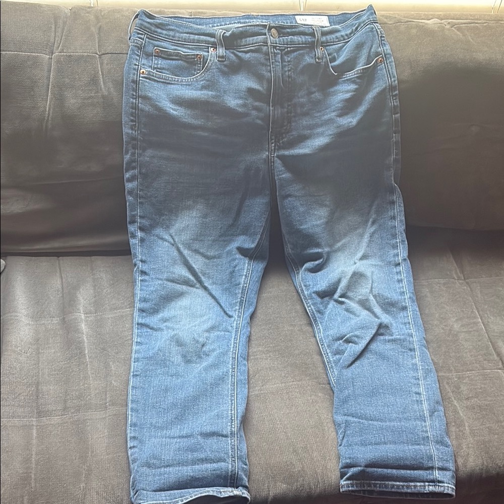 GAP Women's Straight Leg Blue Jeans